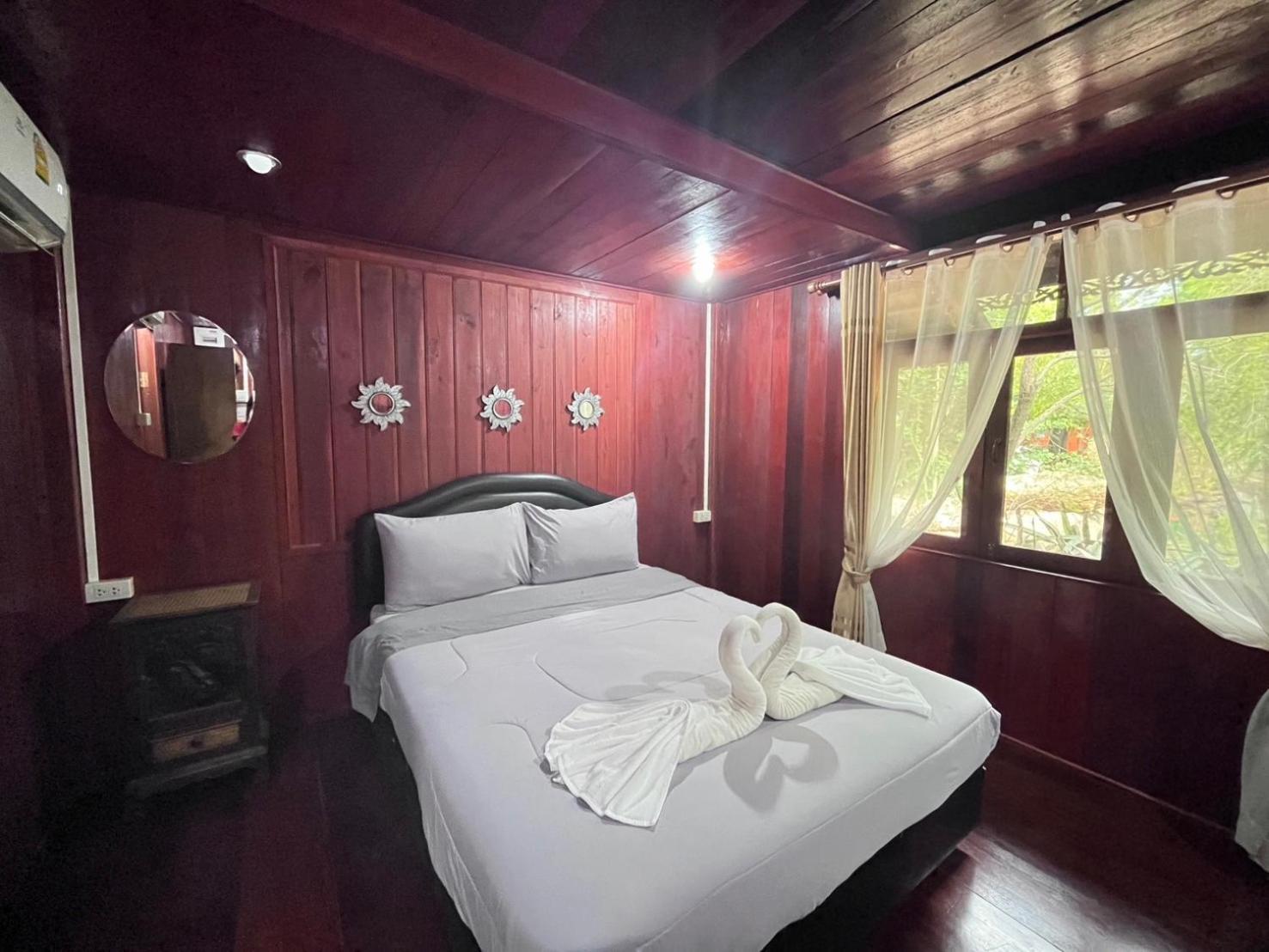 Denchai City Resort เด่นชัยซิตี้ รีสอร์ท Phrae Exterior foto