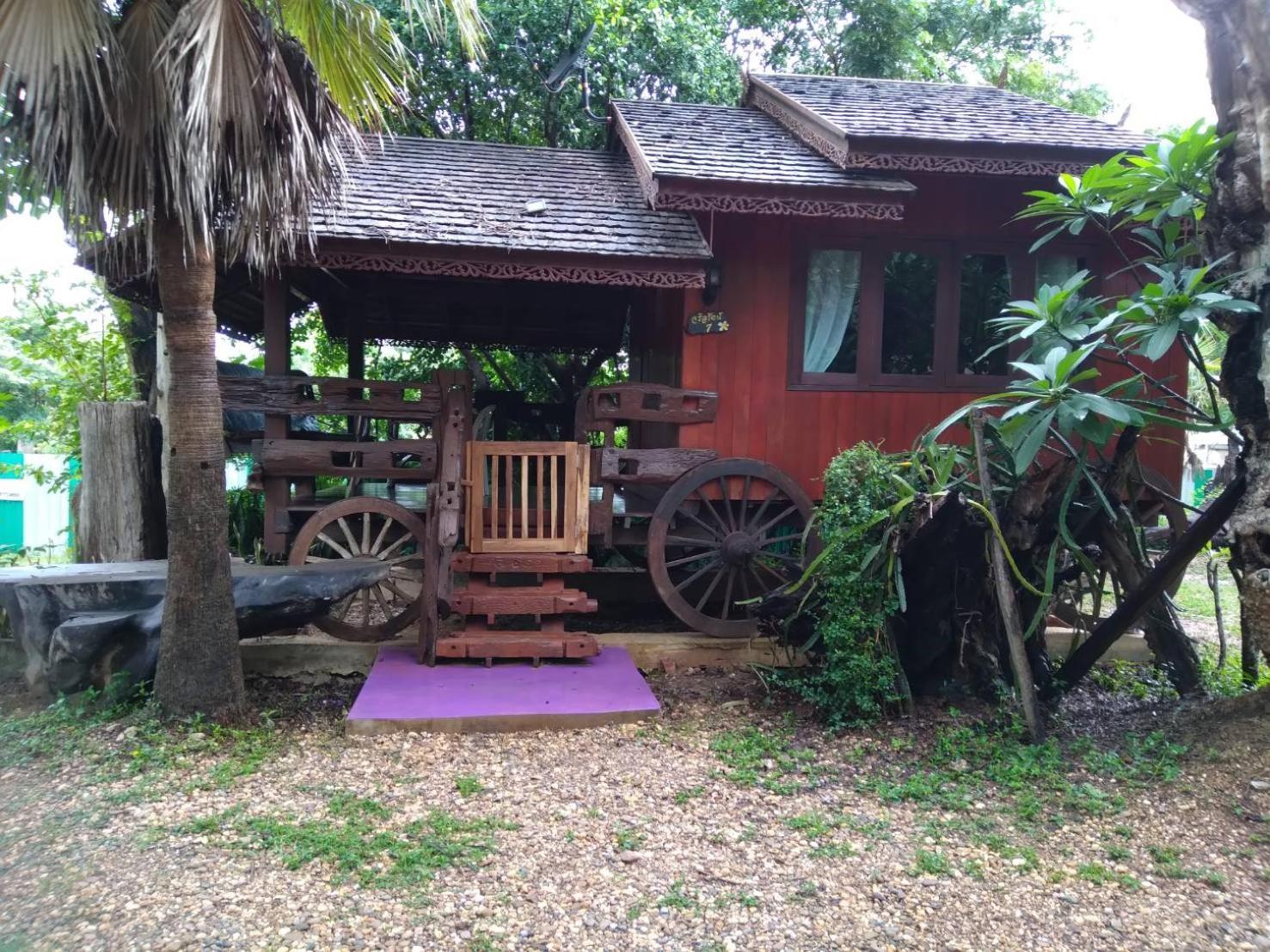 Denchai City Resort เด่นชัยซิตี้ รีสอร์ท Phrae Exterior foto